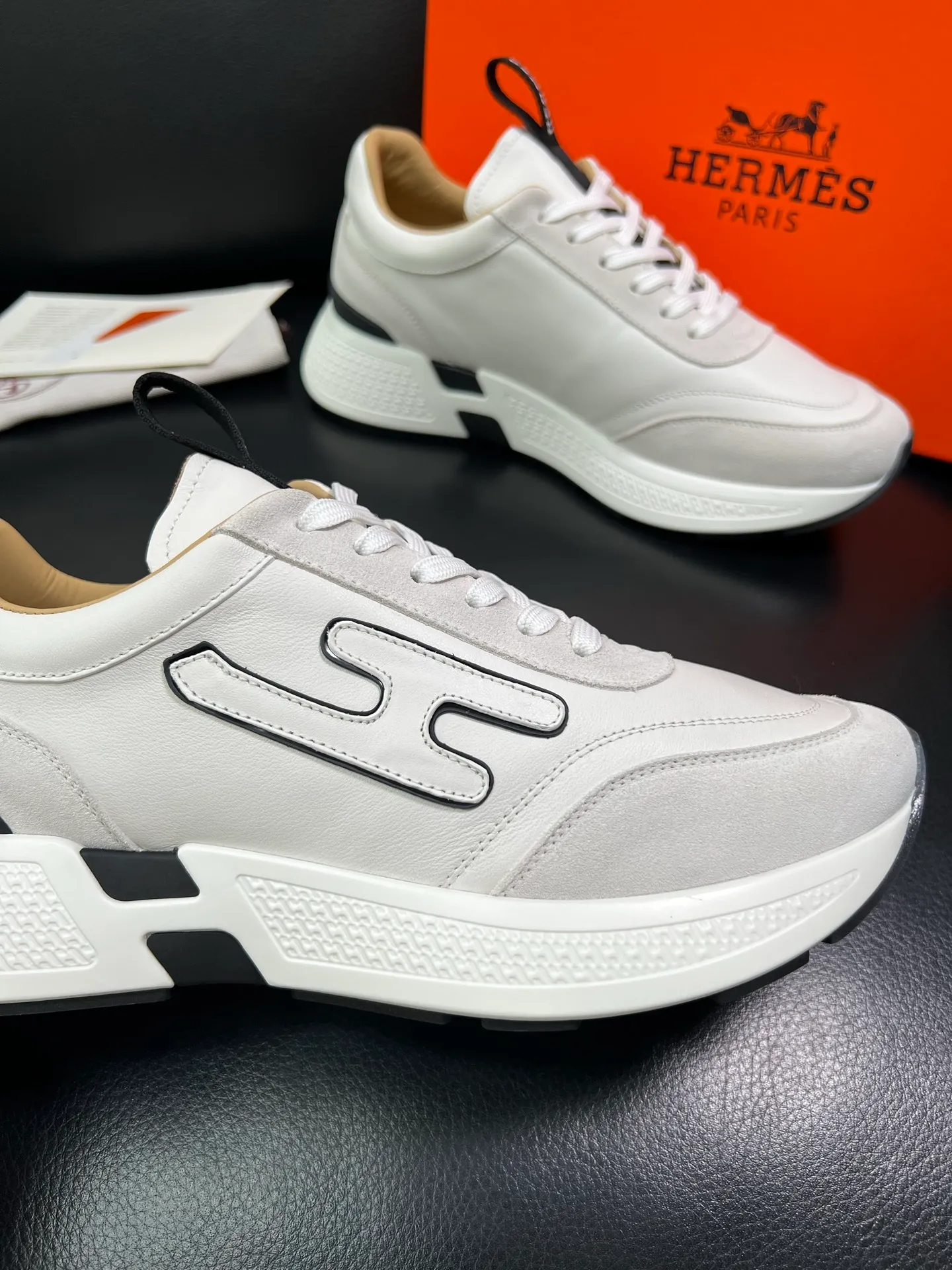 Men's men's shoes 💰840 Hermes top purchasing Hermes counter synchronization, original factory configuration, original cowhide fabric imported from Italy, high-quality splicing technology, fully imported water-dyed cowhide lining, soles: original factory special soles are super comfortable, original factory and single goods are high quality, welcome to compare and synchronize with counters, code number 39-44 (customized 38 45) 85863